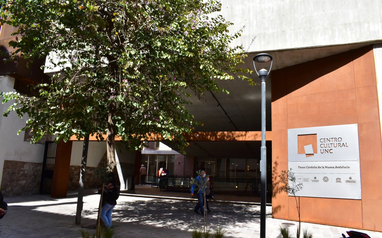 Completamiento centro cultural UNC